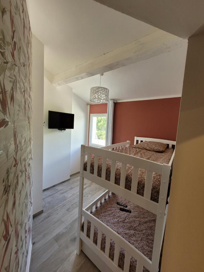 Les Prairies De L'Encreme Bed and Breakfast Céreste Eksteriør billede